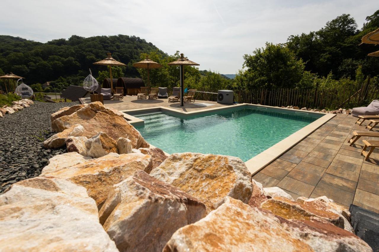 Complex Butoaiele Transilvaniei - Cazare & Spa - Natura - Relaxare Medias Ngoại thất bức ảnh