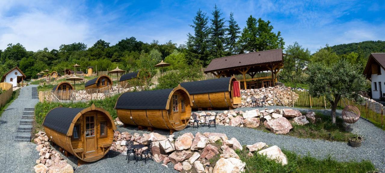 Complex Butoaiele Transilvaniei - Cazare & Spa - Natura - Relaxare Medias Ngoại thất bức ảnh